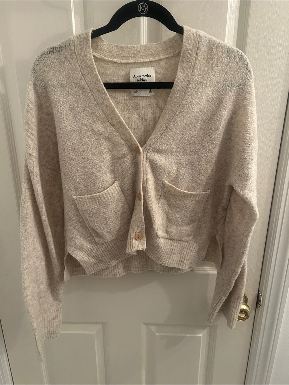 Abercrombie & Fitch Cropped V-Neck Pocket Cardigan - Oatmeal